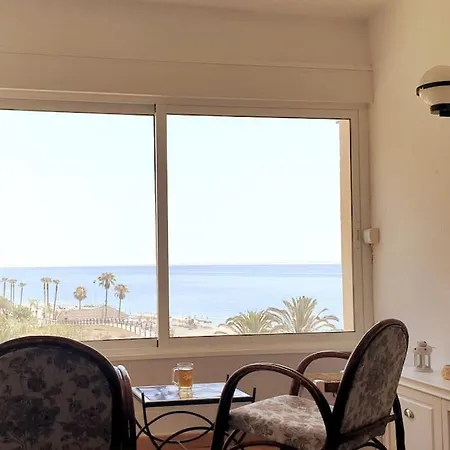 Vista Al Mar 1 アパート